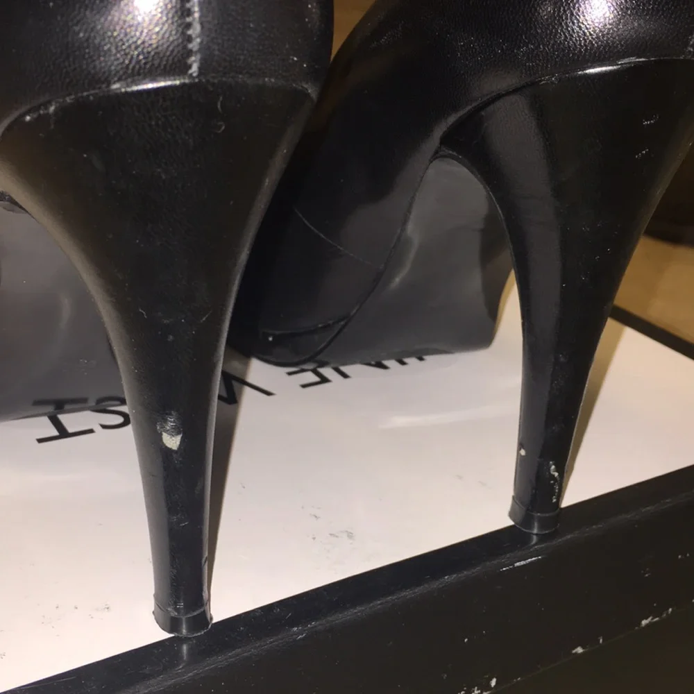 Nine West, Black. 8.5M